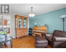 100 RADCLIFFE CRESCENT - 8