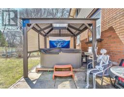 45 MOHEGAN CRESCENT - 32