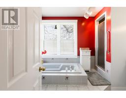 14 NANETTE DRIVE - 23