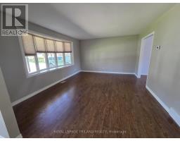 68 PARLIAMENT CRESCENT - 4