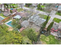 38 NOTRE DAME CRESCENT - 43