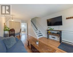 40 - 81C WELLESLEY CRESCENT - 10