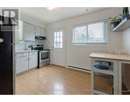 40 - 81C WELLESLEY CRESCENT - 14