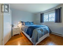 40 - 81C WELLESLEY CRESCENT - 19