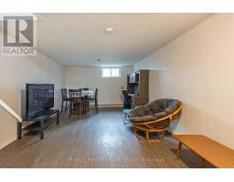 40 - 81C WELLESLEY CRESCENT - 27
