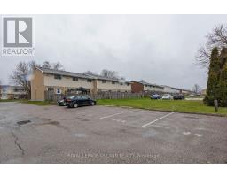 40 - 81C WELLESLEY CRESCENT - 34