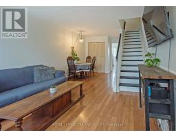 40 - 81C WELLESLEY CRESCENT - 9