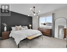 893 SILVERFOX CRESCENT - 24