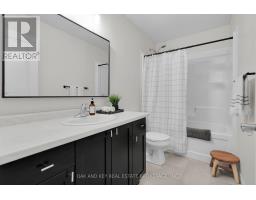 893 SILVERFOX CRESCENT - 32