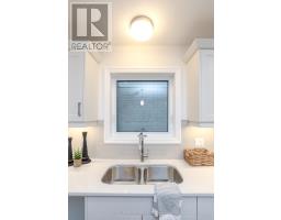 10 SILVERLEAF PATH - 12