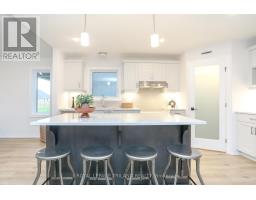 10 SILVERLEAF PATH - 13