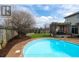 19 CHAMBERLAIN COURT - 39