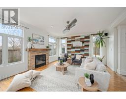 19 CHAMBERLAIN COURT - 7