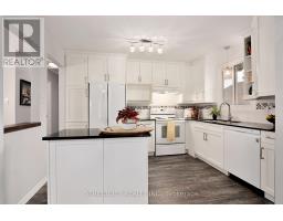 22 ERICA CRESCENT S - 14