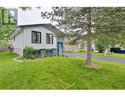 22 ERICA CRESCENT S - 3