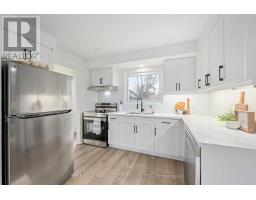 26 LUTON CRESCENT - 10