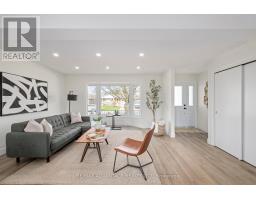 26 LUTON CRESCENT - 12