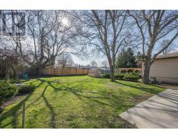 26 LUTON CRESCENT - 23