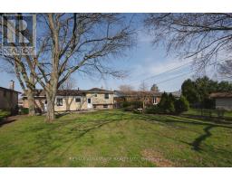 26 LUTON CRESCENT - 27