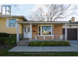 26 LUTON CRESCENT - 3