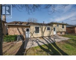 26 LUTON CRESCENT - 30