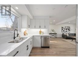 26 LUTON CRESCENT - 9