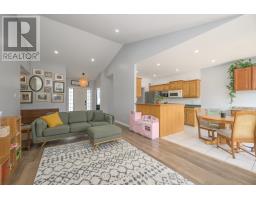 12 PINEHURST DRIVE - 8