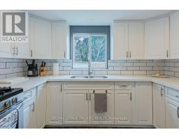 301 REYNOLDS ROAD - 11