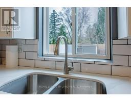 301 REYNOLDS ROAD - 12