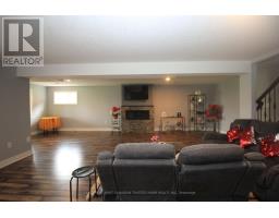 29 HEDGES COURT - 33