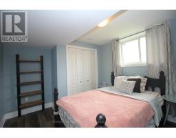 29 HEDGES COURT - 37