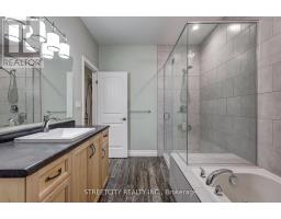 32 ACORN TRAIL - 30