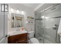 903 - 1600 ADELAIDE STREET N - 13