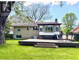 61 MCLEOD CRESCENT - 35