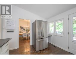 10 FARM MANOR COURT - 13