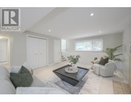 10 FARM MANOR COURT - 21