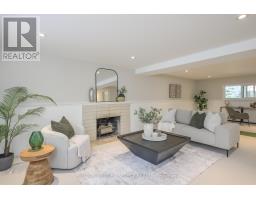10 FARM MANOR COURT - 23