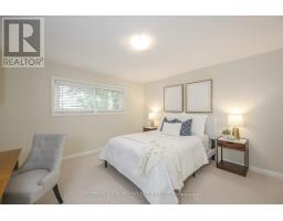 10 FARM MANOR COURT - 27