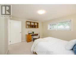 10 FARM MANOR COURT - 28
