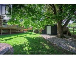 10 FARM MANOR COURT - 33