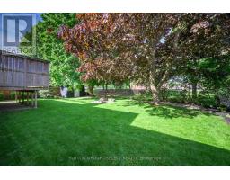 10 FARM MANOR COURT - 34