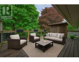 10 FARM MANOR COURT - 35