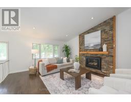 10 FARM MANOR COURT - 7