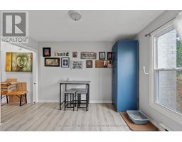 31 - 31 ST CHARLES PLACE - 11