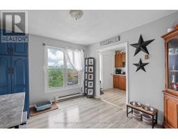 31 - 31 ST CHARLES PLACE - 12