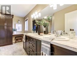 41 - 486 SKYLINE AVENUE - 23