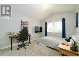 15 MAPLERIDGE CRESCENT - 23