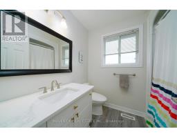 15 MAPLERIDGE CRESCENT - 31