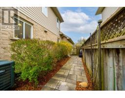 15 MAPLERIDGE CRESCENT - 42