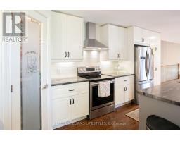 3 PINEGROVE CRESCENT - 17